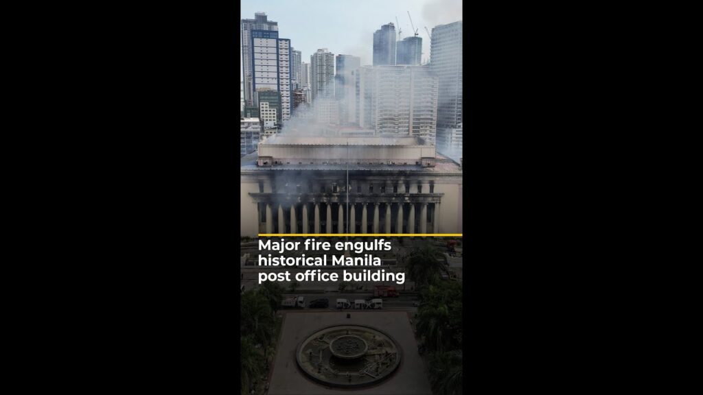 Major fire engulfs historical Manila post office building | AJ #shorts