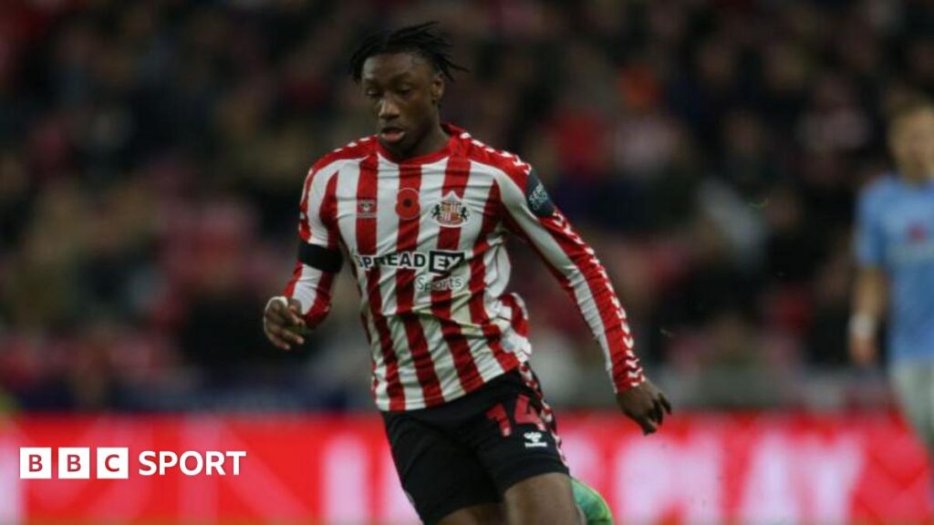 Romaine Mundle: Sunderland condemn online racist abuse of midfielder