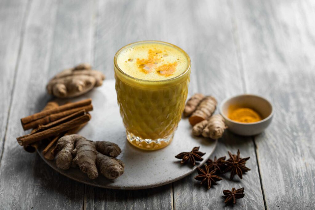 7 Reasons To Take a Ginger and Turmeric Shot Every Day