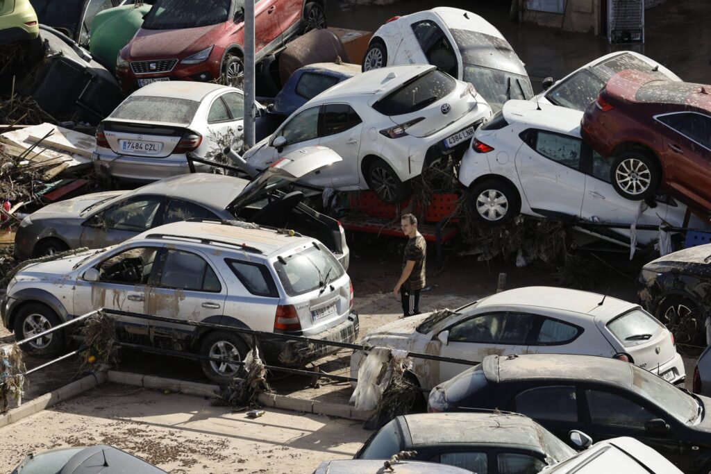 Heartless thieves steal 100 cars belonging to victims of deadly DANA storm in Valencia and sell them for scrap