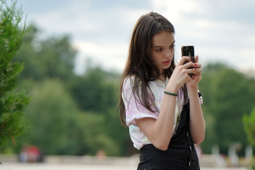 Denmark to ban mobile phones in schools « Euro Weekly News