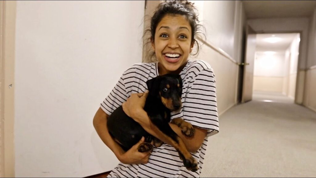 SURPRISING GIRLFRIEND WITH A PUPPY!!