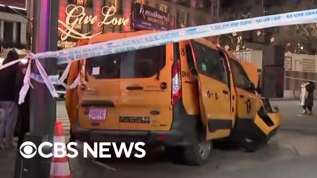 6 hurt after taxi jumps curb in New York City