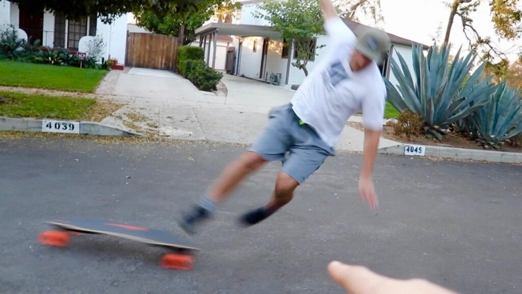 FLYING OFF A 00 SKATEBOARD FAIL!!