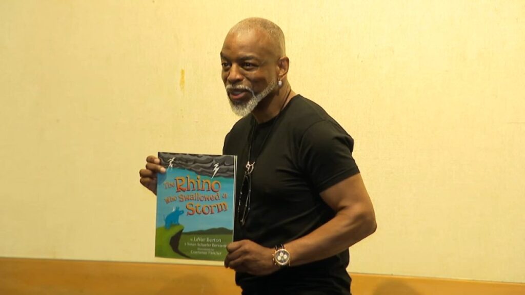 LeVar Burton hosts book reading at Altadena Library – NBC Los Angeles