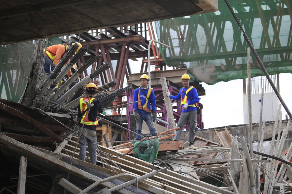 Aid trickles in to earthquake ravaged Myanmar « Euro Weekly News