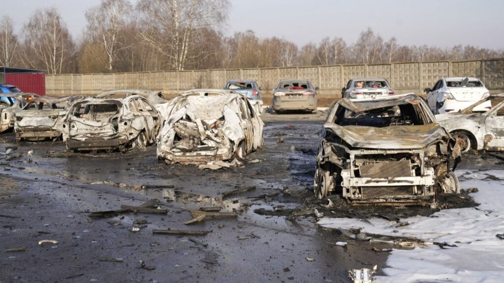 Ukraine war latest: Three killed as Ukraine launches huge drone attack on Moscow – hours before start of peace talks with US | World News