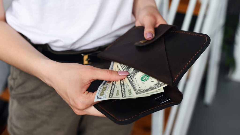 How much cash to keep in your wallet, according to money experts