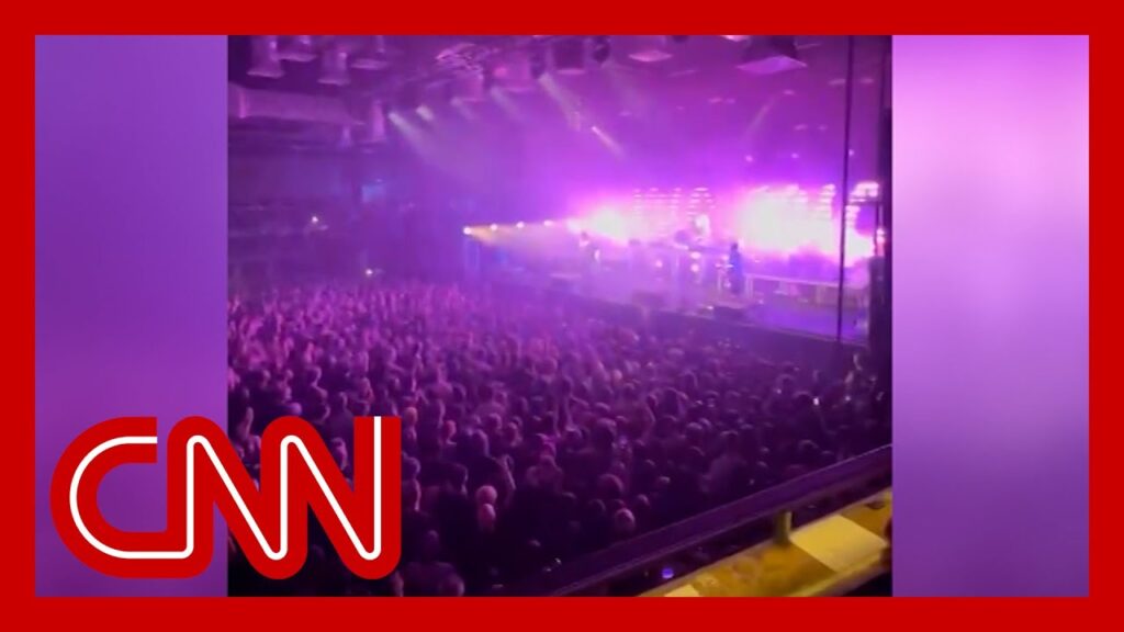 Concertgoers in Russia chant ‘F**k the war!’