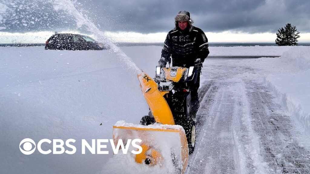 Massive snowstorm slams the East, Great Lakes region