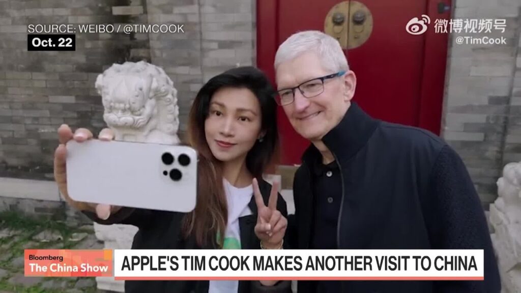 Apple’s CEO Tim Cook Visits China