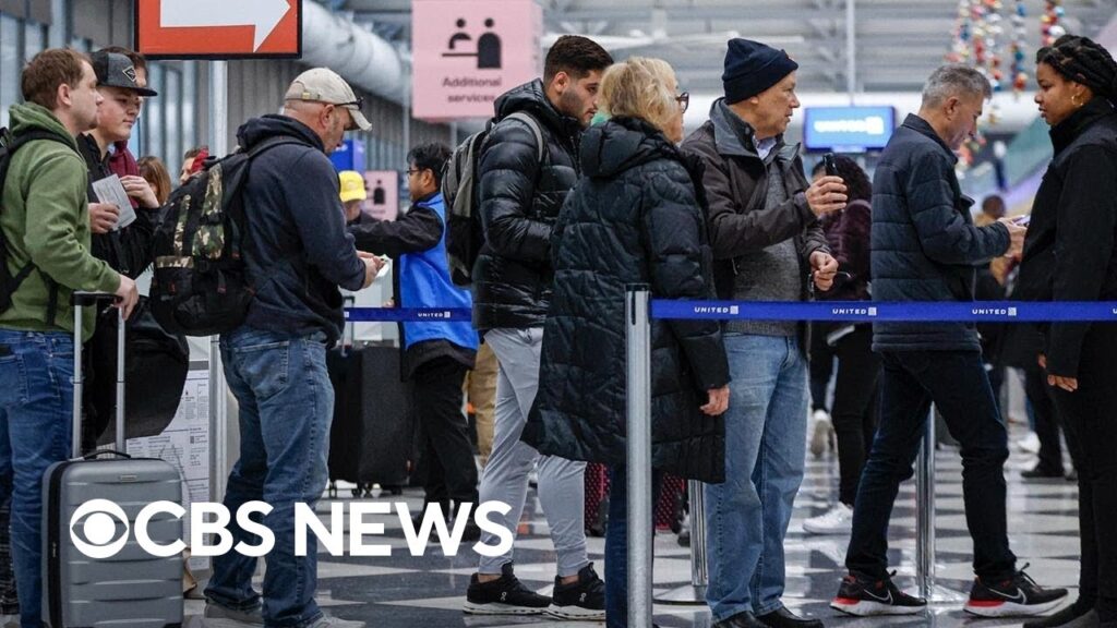 Thanksgiving air travel peaks; Senate finds 5 U.S. airlines made billions from junk fees