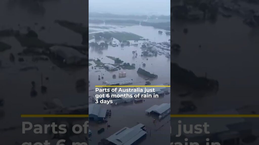 Thousands told to move as monsoon rains cause flooding in Australia