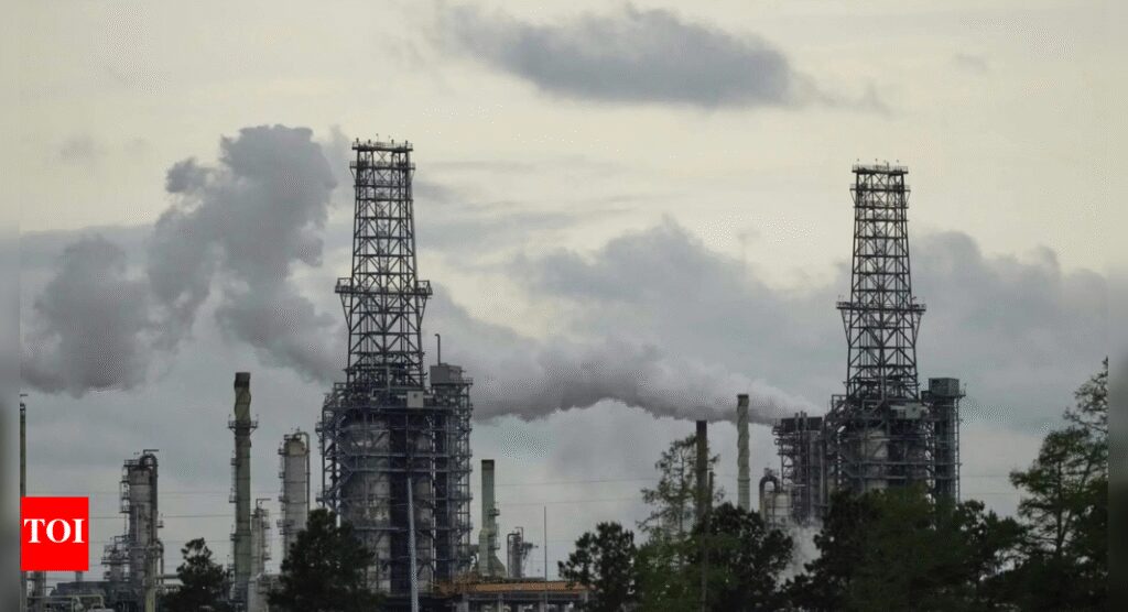 As oil prices fall can Gulf big spenders keep Trump pledges?