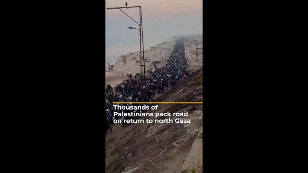 Thousands of Palestinians pack road on return to north Gaza | AJ #shorts
