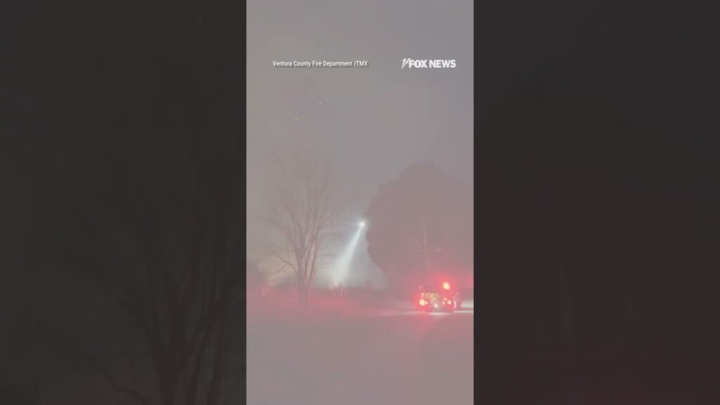 Firefighters rush into inferno in Ventura County, California