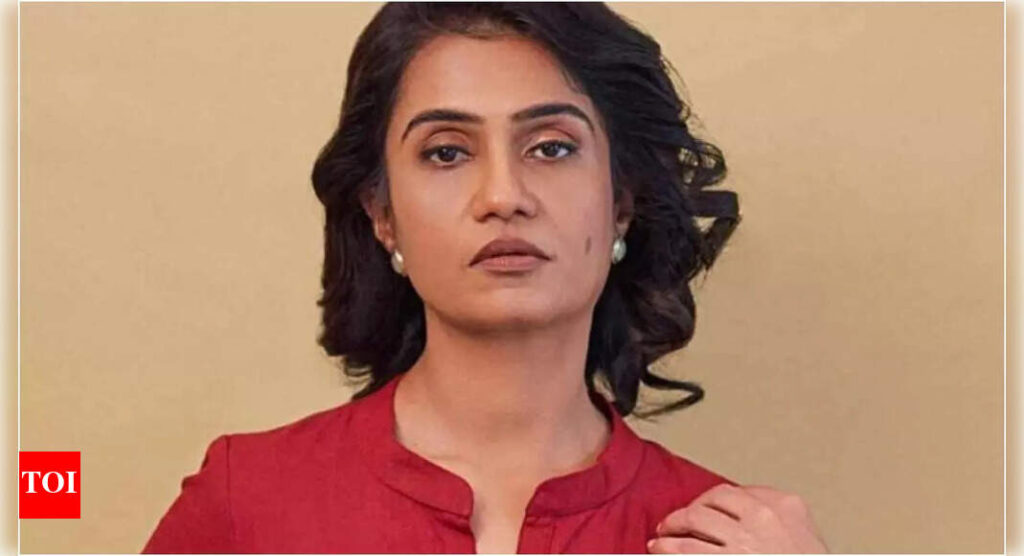 Amruta Subhash opens up about terrifying mob attack on ‘Gully Boy’ set, credits Ranveer Singh for comforting her: ‘I was shivering’ | Hindi Movie News