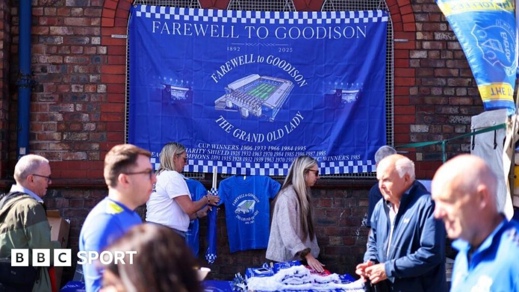 Everton news: Tributes from Toffees fan Robbie’s wife Shell