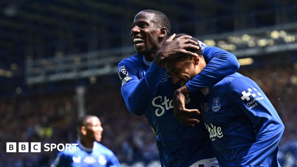 Premier League LIVE: Everton v Southampton plus four other fixtures – radio commentary, live text & score updates