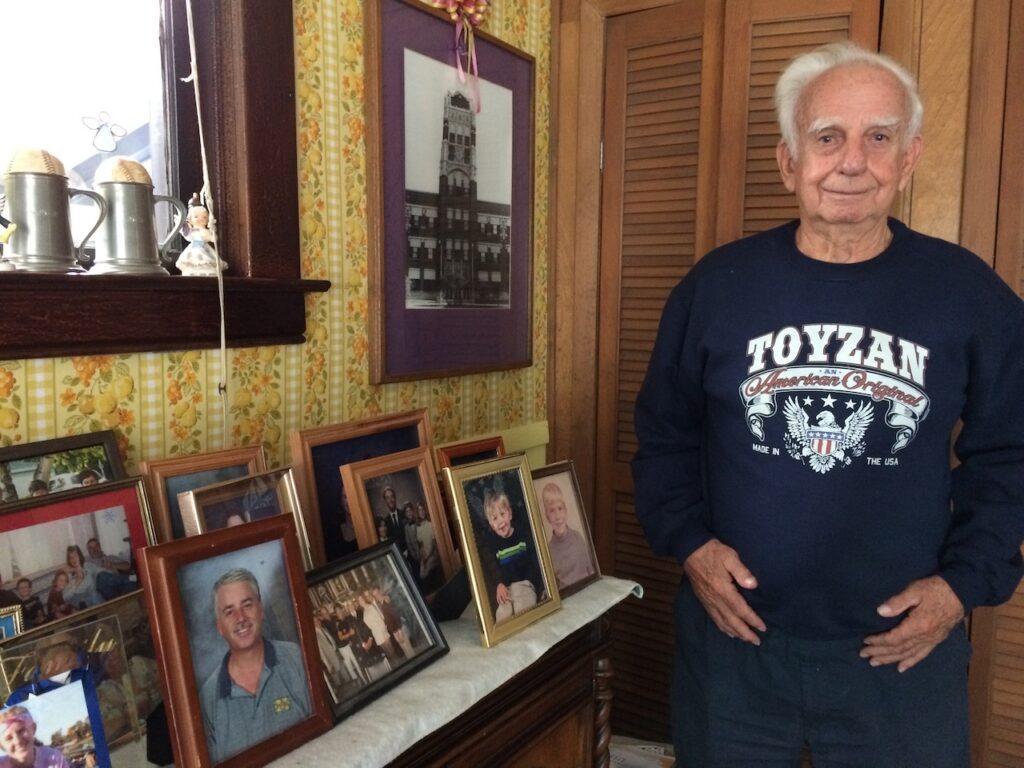 Jerry Toyzan built legacy as 3-sport star and 3-sport coach at Bay City Central