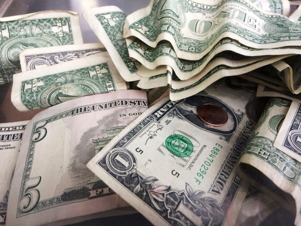 U.S. economy shrank in 1st quarter