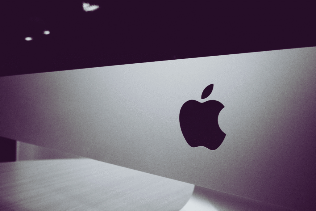 Apple’s Tim Cook Raises Alarm Over £720m Q2 Tariff Threat