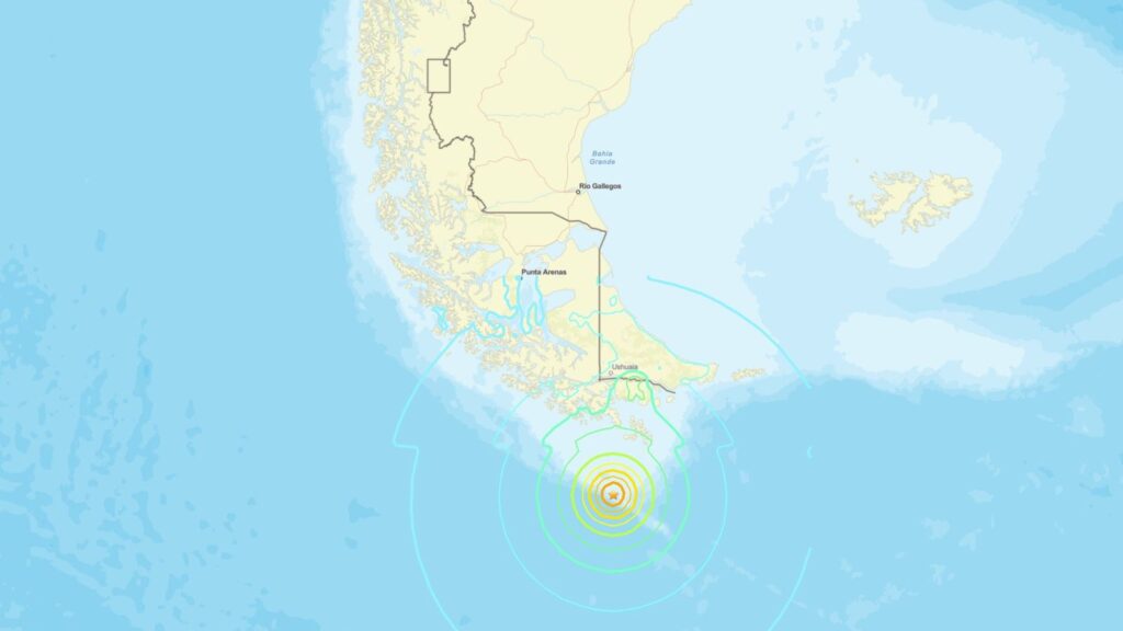 Chile issues tsunami warning after 7.4-magnitude earthquake | World News
