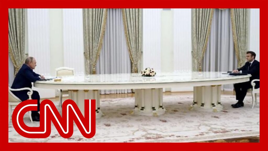 Ex-KGB agent weighs in on ‘bizarre’ Putin photos