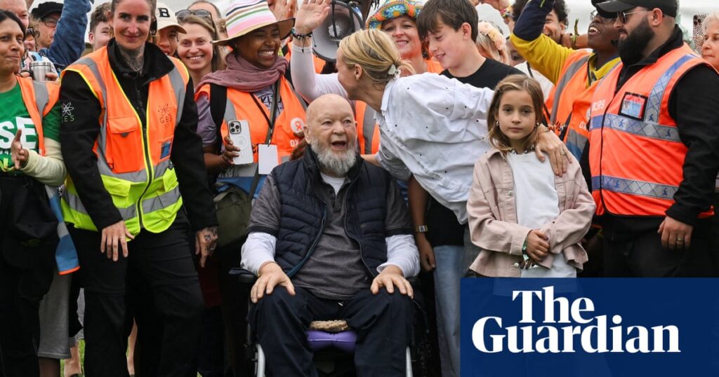 Michael Eavis: people who disagree with Glastonbury’s politics can go elsewhere | Glastonbury 2025