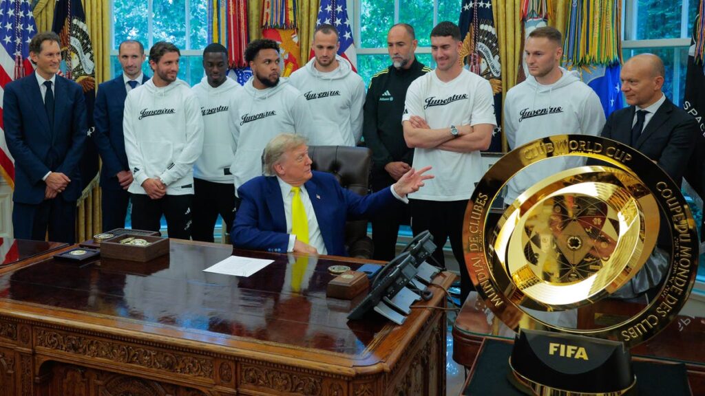 Trump, Dodgers incidents show hypocrisy in mixing sports and politics