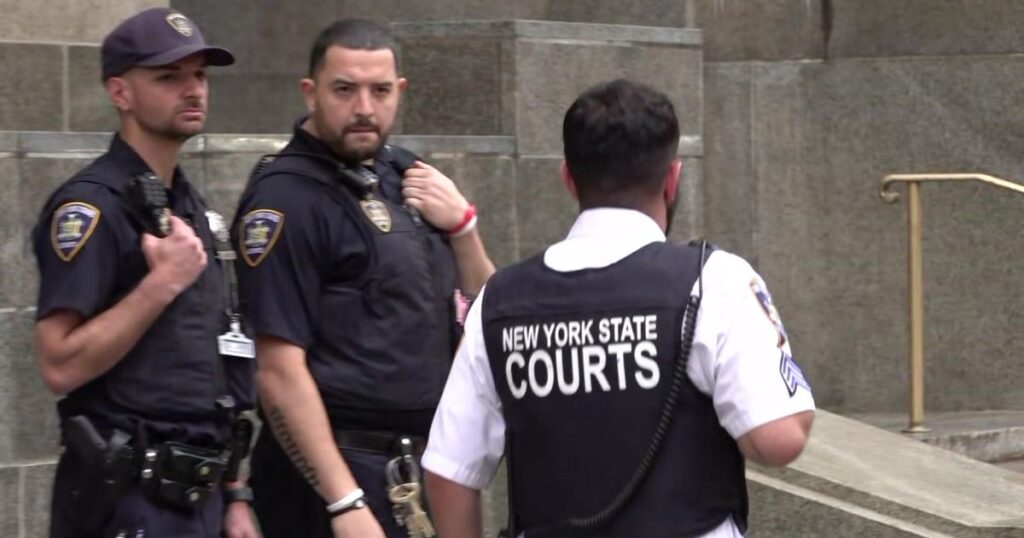 2 court officers slashed at Manhattan Criminal Courthouse lobby, police say