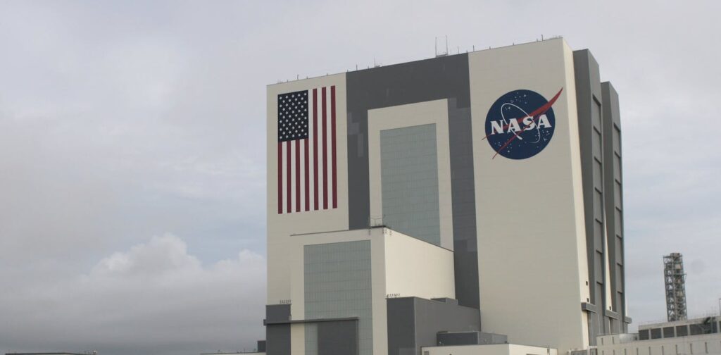 Uncertainty at NASA − Trump withdraws his nominee for administrator while the agency faces a steep proposed budget cut