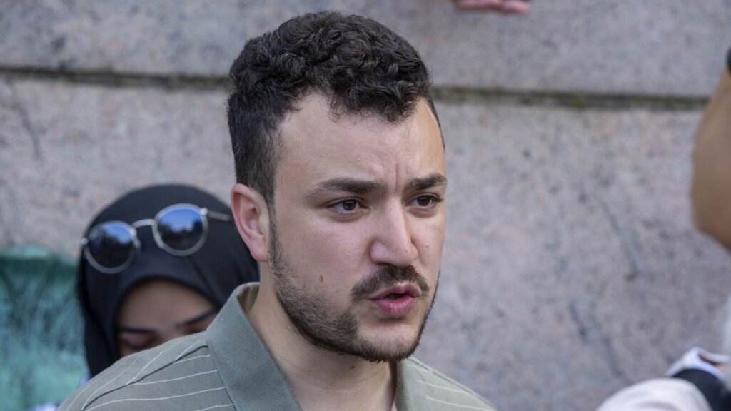 Feds to continue to detain Columbia protester