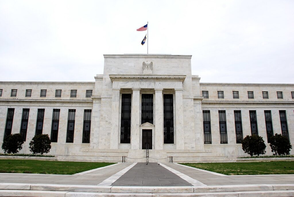 How the US Dollar’s Depreciation May Alleviate Colombia’s Economy