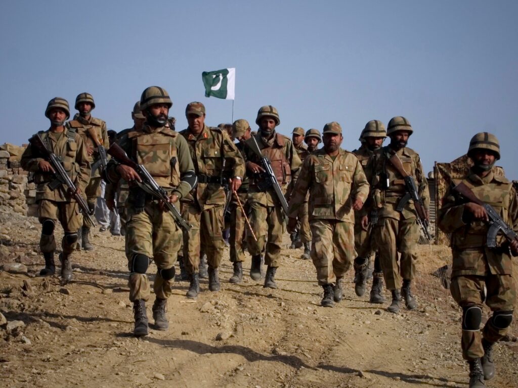 Pakistan’s army says it killed 30 fighters trying to cross Afghan border | Pakistan Taliban News