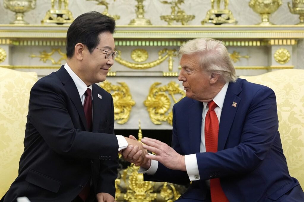 Korean economy to reboound 1.8% next year, 2% year after, Bloomberg survey says