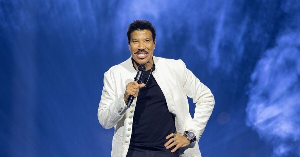 Lionel Richie’s mansion ‘targeted by burglars’ while he was home – Celebrity News – Entertainment