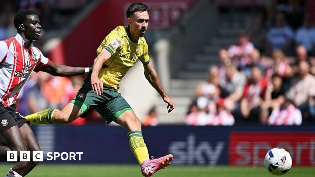 Wrexham: Ryan Hardie says sorry for missing Southampton chance