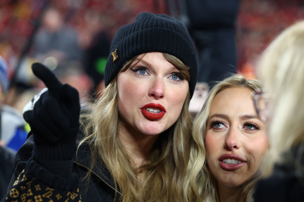 NFL’s Two-Word Post About Taylor Swift and Travis Kelce Draws Attention
