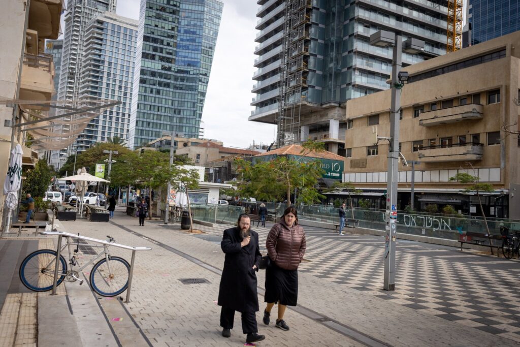 Tel Aviv synagogue contract sparks political storm over gender, prayer rights