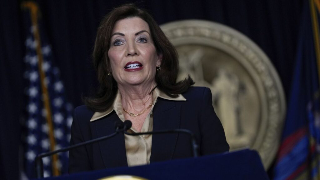 Hochul job approval up; Stefanik closes gap