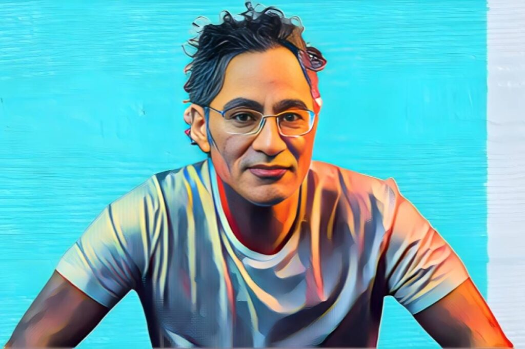 Karp leads Palantir to .8 billion in half-year revenue