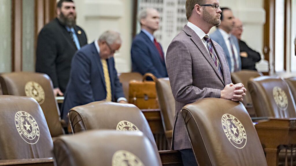 California and Texas grapple for political advantage in advance of 2026 midterms