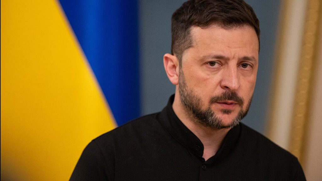 Trump criticizes Zelenskyy over Ukraine land swap objections amid Putin talks