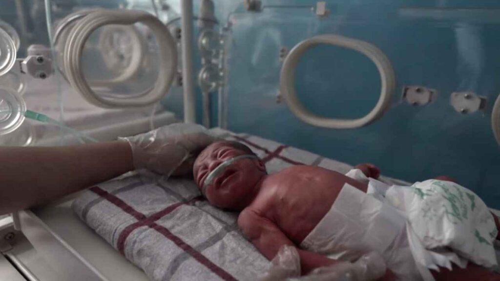 The newborns fighting for survival in Afghanistan