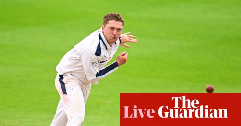 Surrey v Warwickshire, Somerset v Yorkshire and more: county cricket – live | Cricket