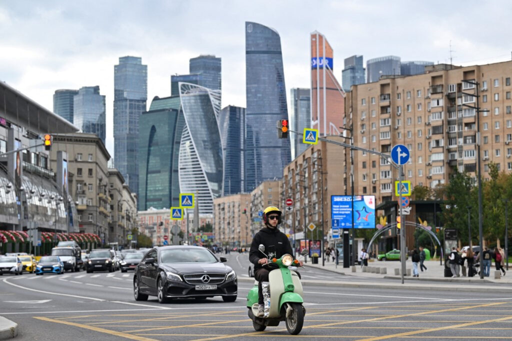 Sberbank Head Blames Central Bank