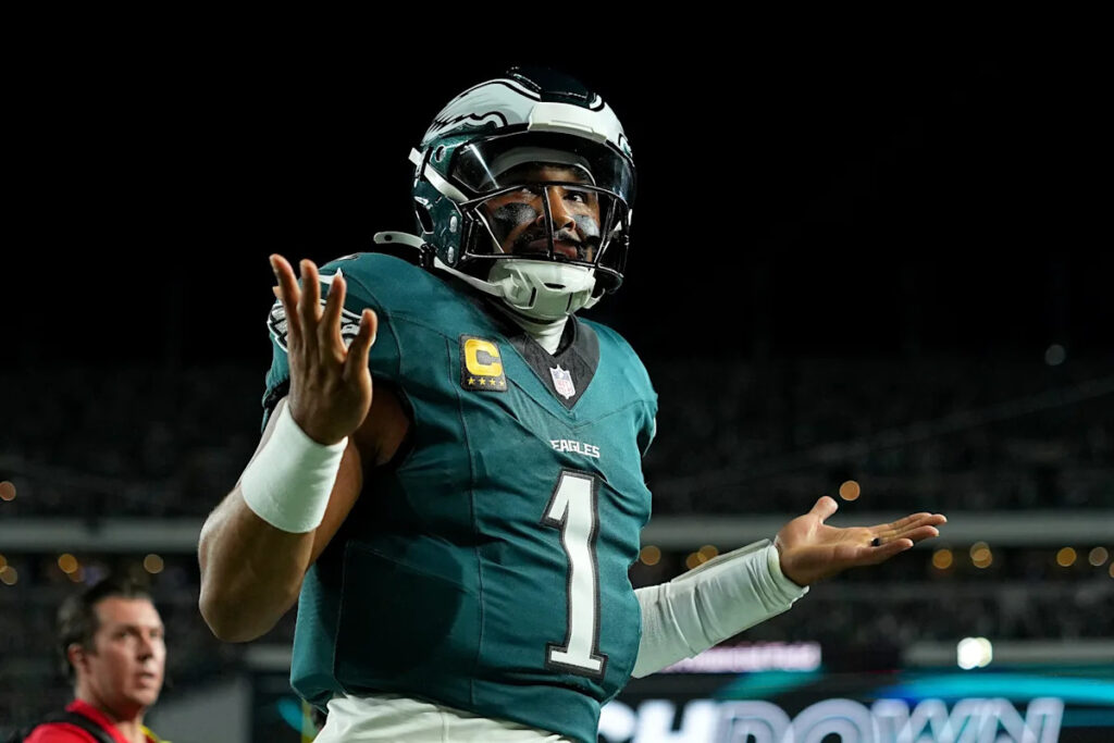 Eagles grind out win over Cowboys in NFL opener after Dallas comeback fizzles
