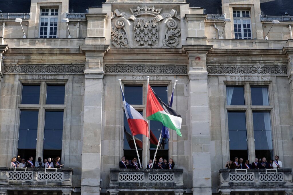 Defying government, French town halls fly Palestinian flags to mark state recognition
