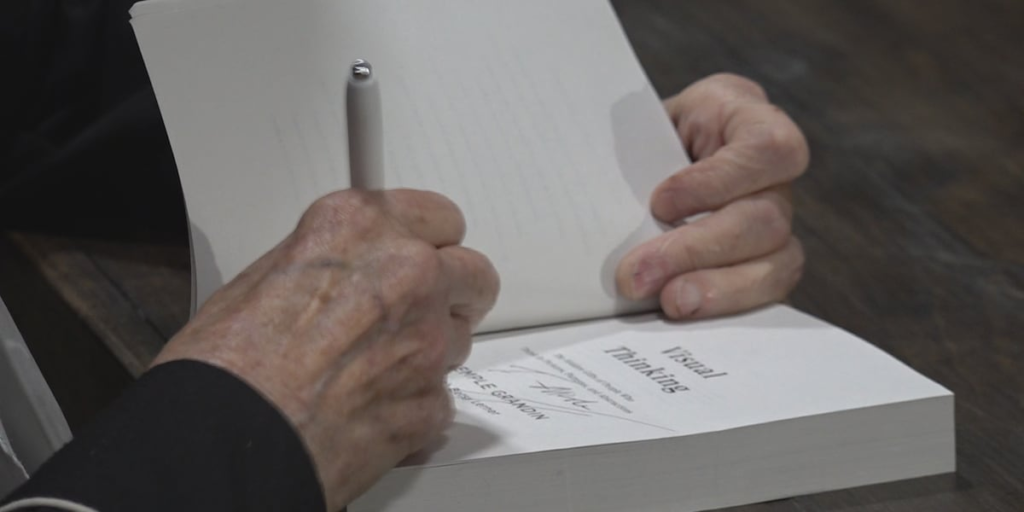 Temple Grandin, bestselling author, inspires hundreds in Rockford with message on visual thinking